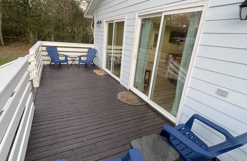 Gulf Park Estates Cottage | Cozy 2-bedroom 2 bath cottage in enjoyable Ocean Springs! Sleeps 4 guests.