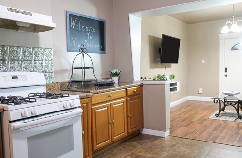 Marlyville - Fontainebleau House | Cozy 2 Bedroom Apartment In Uptown New Orleans