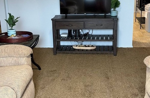 West Plains Apartment | Cozy 2-bedroom apartment in charming West Plains with AC