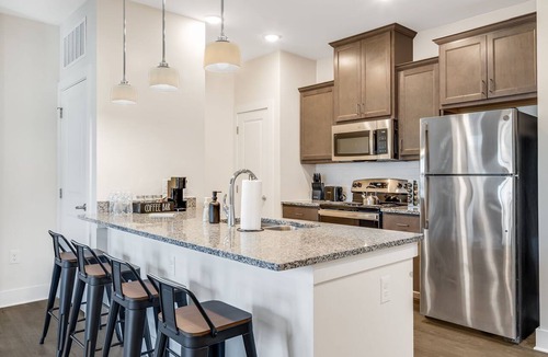 Skyland Apartment | Cozy 2-bedroom apartment in marvelous Asheville with gym access