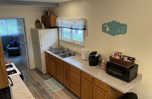 Harsens Island House | Cozy 2 Bedroom Cottage on Harsens Island With Dock And Water Access