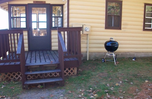 St Germain Cabin | Cozy 2 Bedroom Cabin With Gas Fireplace