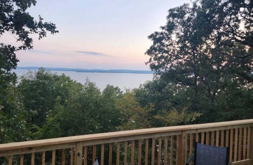 Crowder Cabin | Cozy 2-bedroom cabin by Lake Eufaula with Wi-Fi and Hot Tub