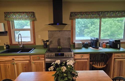 Mount Vernon Cottage | Cozy 2-bedroom cottage in beautiful Mount Vernon