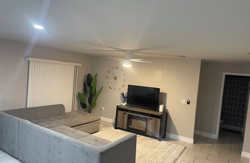 Centennial House | Cozy 2-bedroom house in serene Lehigh Acres Wifi Included.