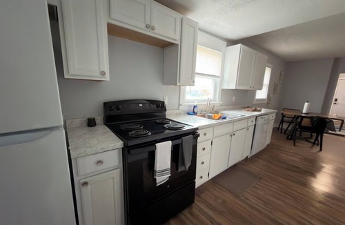 Bridgeport House | Cozy 2-bedroom house in charming Louisville with AC