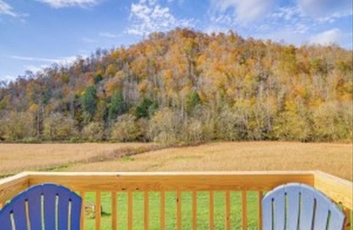 Eriline House | Cozy 2-bedroom mobile home in serene Oneida with AC