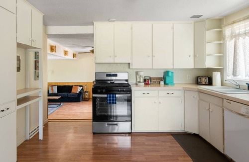 East Jordan House | Cozy 2 BR Home on Shores of Lake Charlevoix