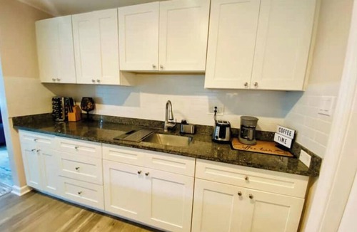 Mango Groves House | Cozy 2BD Home in Lake Worth Beach 1.5 mi to Beach, Golf Course, Downtown