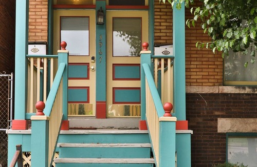 Shaw Apartment | Cozy 2BR near Missouri Botanical Shaw Garden
