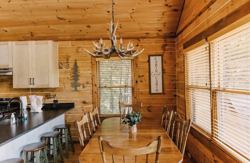 Purlear House | Cozy 2BR with AMAZING views in Buck Mountain