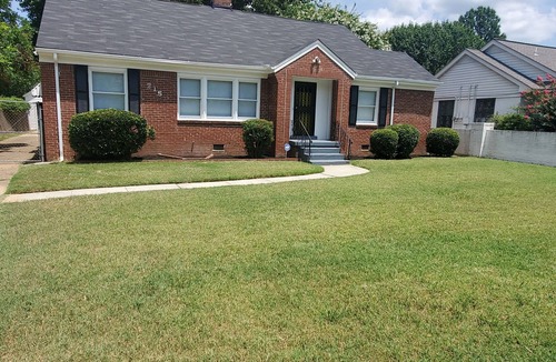 Vollintine-Evergreen House | Cozy 3-bedroom bungalow in marvelous Memphis with AC, WiFi