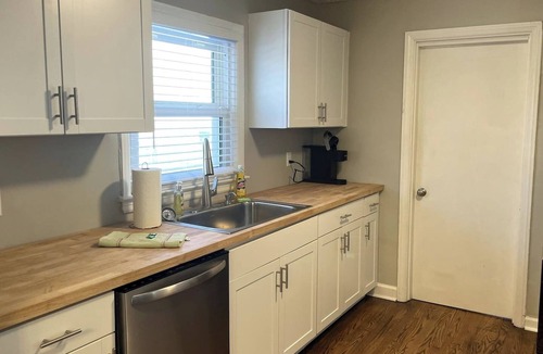 Lexington House | Cozy 3 bedroom home perfect for families or work.