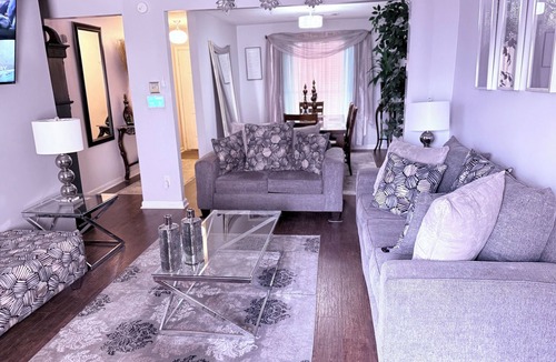 Little Rock House | Cozy 3-bedroom house in Little Rock with AC for a long weekend getaway stay.