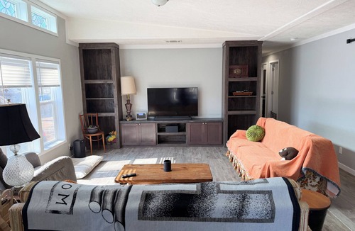 Cason House | Cozy 3-bedroom house in beautiful Naples with AC comfort