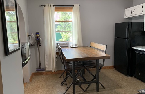 Calumet House | Cozy 3 bedroom home with garage & sauna