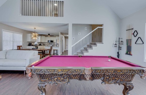 Easley Cabin | Cozy 3-BR Cabin on 2+ Acres W/Fire Pit, Pool Table & Creek - Near Greenville