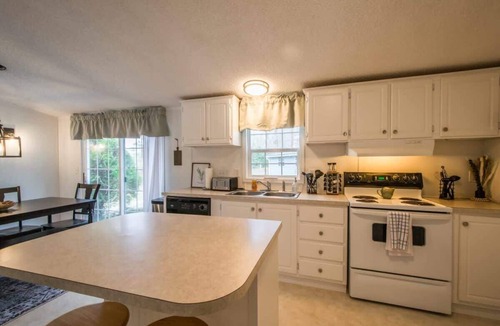 Hendersonville House | Cozy 3BR Hideaway Near Apple Orchards | Free Tix