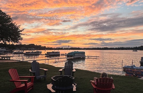 Clarklake Cottage | Cozy 3BR lakefront cottage with hot tub perfect for families w/private dock.
