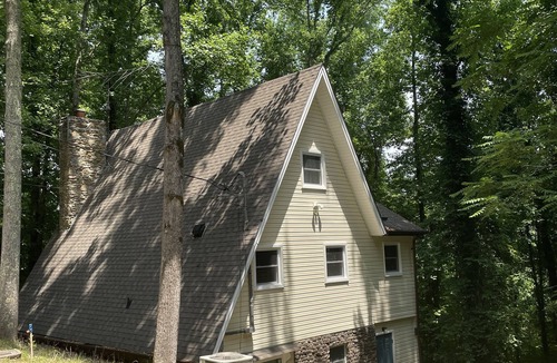 Silver Point Cabin | Cozy 4BR 3.5B cabin w/in walking distance to Hurricane Marina and Floating Mill