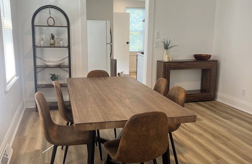 Bay City House | Cozy 6Bed Stay with Bar, Foosball and Ping Pong Table