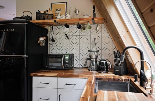 Friendship Cottage | Cozy A-Frame Cottage, Peaceful Location, HOT TUB, Fire Pit, King Bed, Near Dells