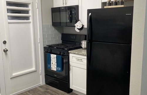 South Tuxedo Park Apartment | Cozy and Appealing Apartment in Heart of Buckhead