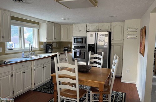 Suttons Bay Apartment | Cozy apartment in downtown Suttons Bay. Short walk to beach.
