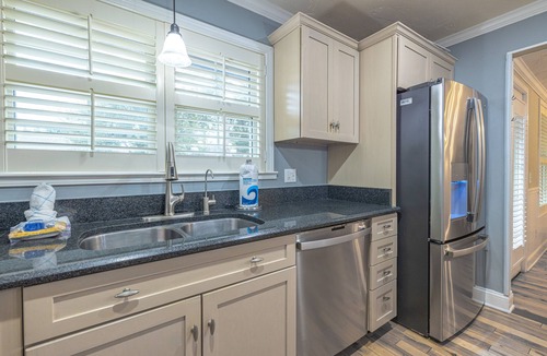 Twin Oaks House | Cozy Beach Cottage Located in Wild Dunes! Large Screened Porch!
