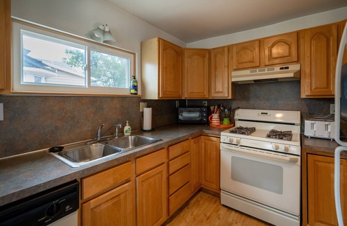 Bluffton Cottage | Cozy Beach Cottage w/Amazing Lake Views, Beach