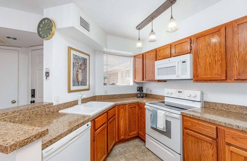 Ocean Side Village Condo | Cozy Beachside Hideaway