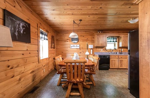 Nashville Cabin | Cozy Bear Cabin - Log Cabin Soul, Nashville Heart