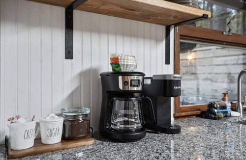 Kabletown Cabin | Cozy Bear-Themed Mountain Cabin in Harpers Ferry with Relaxing Jacuzzi Hot Tub