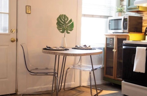 Benton Park Apartment | Cozy & Beautiful 1-bedroom apartment in pleasant Benton Park- Centrally located
