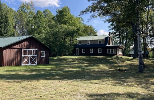 Hale Cabin | Cozy Beautiful log cabin situated on acreage with access to East Stylus Lake
