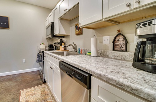 Bull Shoals Condo | Cozy Bull Shoals Condo Getaway ~ 1 Mi to Lake!