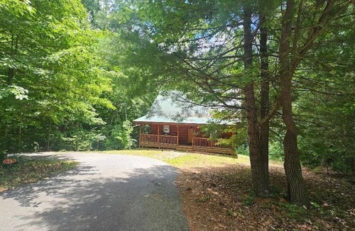 Reserve at Fairystone Cabin | Cozy cabin in a beautiful rustic community w lakes, mountains, wineries & more.