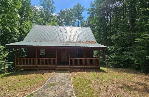 Reserve at Fairystone Cabin | Cozy cabin in a beautiful rustic community w lakes, mountains, wineries & more.