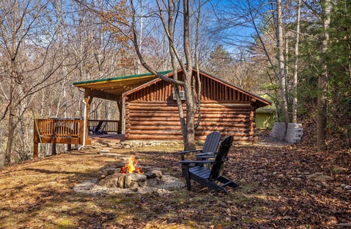 Asheville Cabin | Cozy cabin in awesome Asheville, Hot tub, Fire pit, Dog friendly