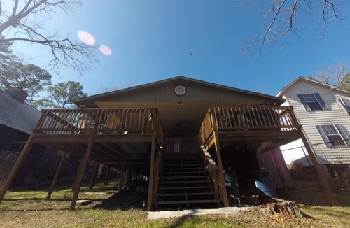 Jefferson House | Cozy Cabin Located on Lake O' the Pines . Full kitchen, Big Deck Sleeps 7