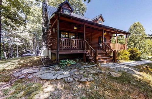New Tazewell Cabin | Cozy Cabin Norris Lake, Porch, Firepit, Jetted Tub