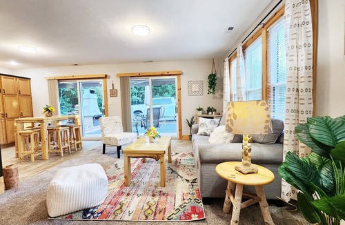 Wauksaukee Cabin | Cozy cabin on 5 acres of wooded land!