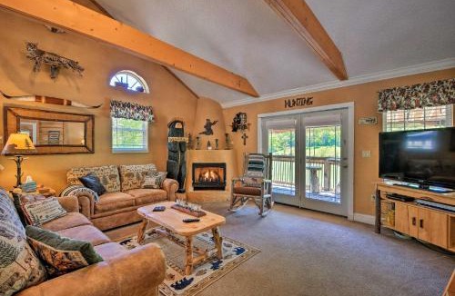 Chattanooga House | Cozy Cabin on Tenn River - 10 Mi to Chattanooga!