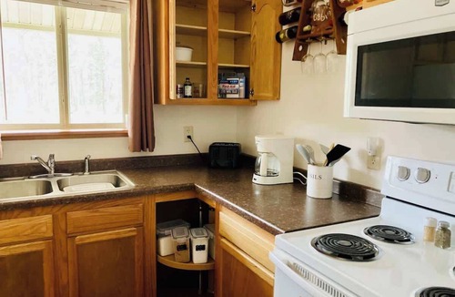 Stratford Cabin | Cozy Cabin | Pond View | 30 min from Granite Peak