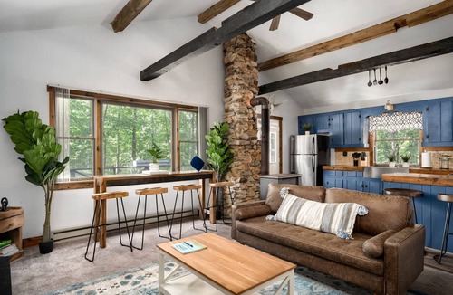 Great Cacapon Cabin | Cozy cabin w/hot tub, backyard & BBQ grill