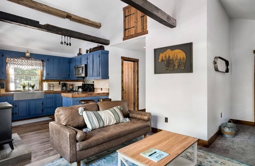 Great Cacapon Cabin | Cozy cabin w/hot tub, backyard & BBQ grill