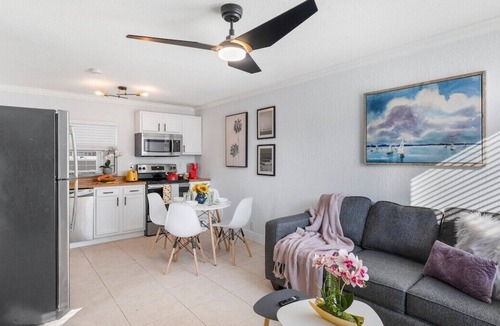 Southwest House | Cozy Casita - Steps from the Sand and Minutes from Downtown
