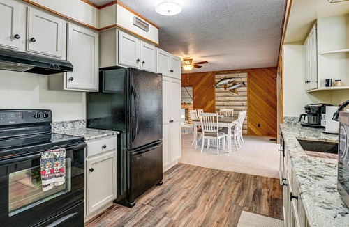 Cass City House | Cozy Cass City Retreat w/Spacious Deck!