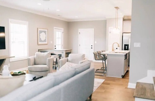 Bowling Green House | Cozy, Clean Home for Family or Friends