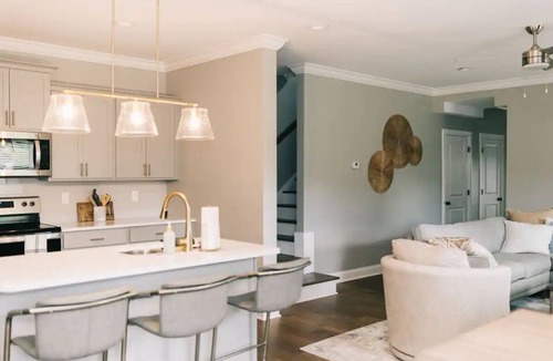Bowling Green House | Cozy, Clean Home for Family or Friends